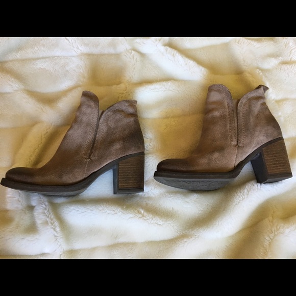 Boss and Co. Chelsea Belfield Bootie | EUC | - Picture 3 of 8